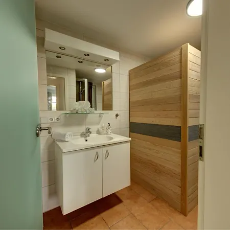 Apartment Skipper